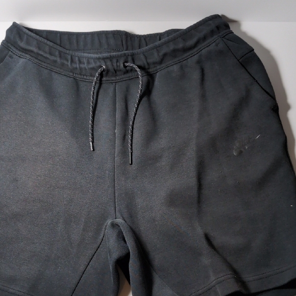 Nike Tech Fleece Shorts - Picture 1 of 6